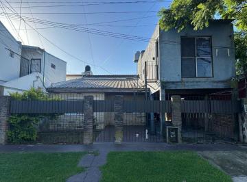 Casa · 79m² · 6 Ambientes · 1 Cochera · Casa en Venta en El Talar + Dpto Independiente