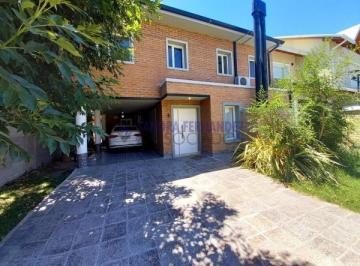 Casa · 275m² · 7 Ambientes · 1 Cochera · Neuquen, Alquiler Casa Barrio Cerrado Villa Luisa