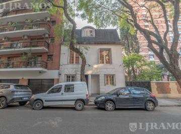 Casa · 320m² · 6 Ambientes · 3 Cocheras · Casa en Palermo Chico con Jardín, Terraza y Cocheras!