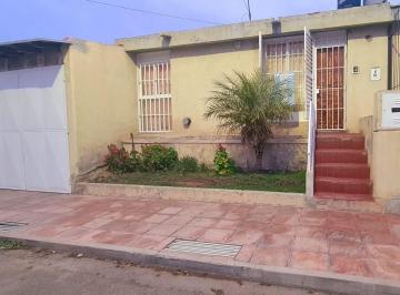 Casa · 83m² · 4 Ambientes · 1 Cochera · Casa Impecable 2/3 Dorm. B° Foecyt - Ullum 1275