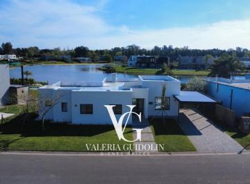 Casa · 180m² · 5 Ambientes · 4 Cocheras · Casa a Laguna en San Matias