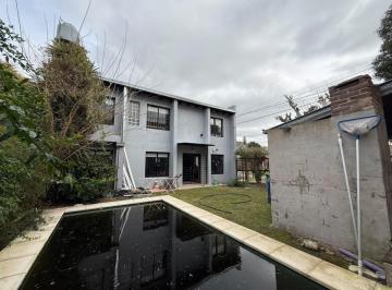 Casa · 144m² · 6 Ambientes · 1 Cochera · Casa en Venta en Gonnet