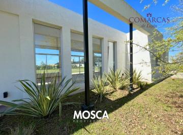 Casa · 225m² · 5 Ambientes · 2 Cocheras · A Estrenar Casa en Barrio Privado Permuto