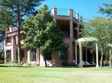 Hotel , Villa Giardino · En Venta | Posada Boutique Casa Shanti en Las Sierras de Cordoba