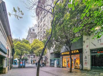 Local comercial · 128m² · 2 Ambientes · Local Comercial a Reciclar Sobre Peatonal Cordoba
