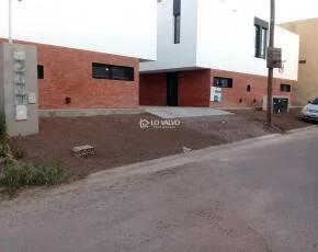 Casa · 90m² · 6 Ambientes · 1 Cochera · Duplex Alquiler Dos Dormit Patio Cochera