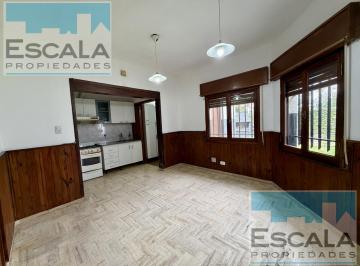 Casa · 180m² · 2 Ambientes · 1 Cochera · Casa en Alquiler 1 Dorm - Lomas de Alberdi