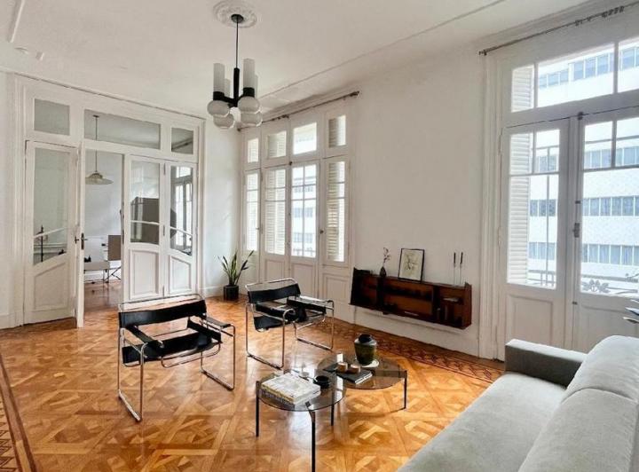 Departamento · 256m² · 8 Ambientes