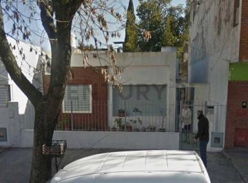 Casa · 47m² · 3 Ambientes · Calle 35 E/ 22 y 23 | Venta de Casa a Reciclar