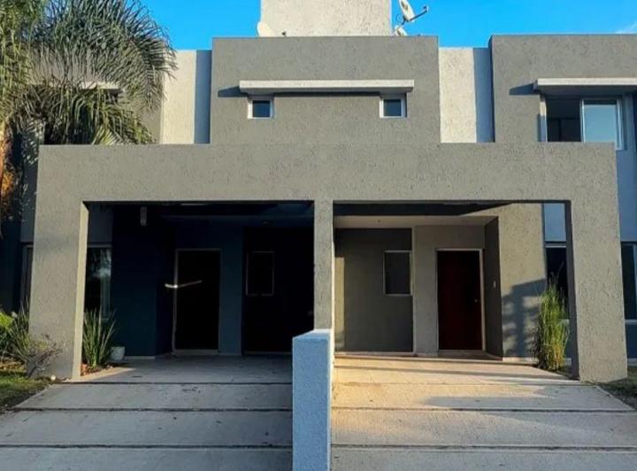Casa · 130m² · 5 Ambientes · 1 Cochera