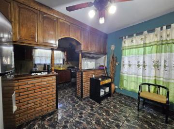 Casa · 286m² · 4 Ambientes · 1 Cochera · Venta Casa 4 Amb - Moron - Apto Credito