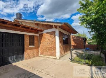 Casa · 110m² · 4 Ambientes · 2 Cocheras · Casa en Allen