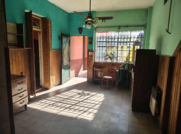 Casa · 70m² · 4 Ambientes · 2 Cocheras · Casa en Venta Lote Propio Cochera Villa Lugano