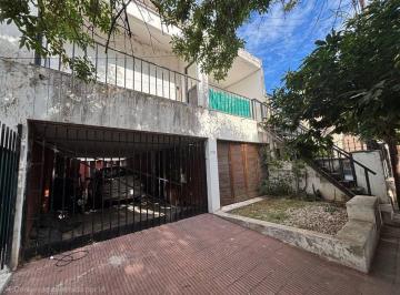 Casa · 127m² · 3 Ambientes · 1 Cochera · Venta Casa en Residencial San Carlos a Refaccionar