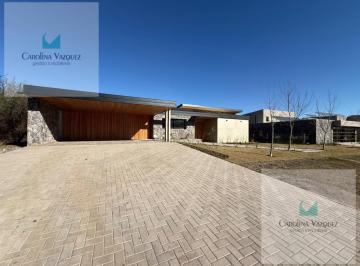 Casa · 400m² · 3 Ambientes · 3 Cocheras · Venta Casa 3 Dorm - Estancia El Terron Mendiolaza Cordoba