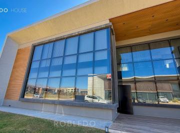 Oficina comercial · 150m² · 9 Ambientes · 6 Cocheras · Oficina en San Lorenzo Chico