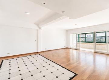Departamento · 135m² · 3 Ambientes · 2 Cocheras · Alquiler Departamento Piso de 3 Ambientes con 2 Cocheras y Dependencia de Servicios en Bajo Belgrano