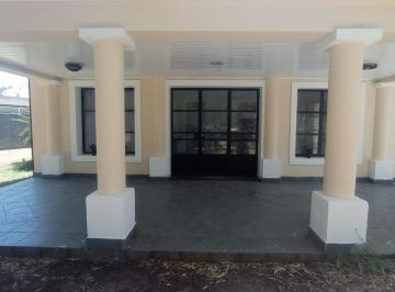 Casa · 121m² · 5 Ambientes · Casa - La Bahía - Piscina - Club House - Cancha de Tenis - Futbol