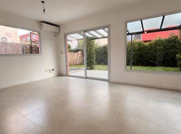 Casa · 130m² · 4 Ambientes · Excelente Triplex en La Alameda II