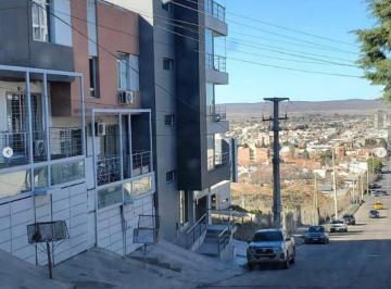 Casa · 100m² · 4 Ambientes · 1 Cochera · Casa en Hermoso Dúplex en Alquiler Calle Chrestia 1081