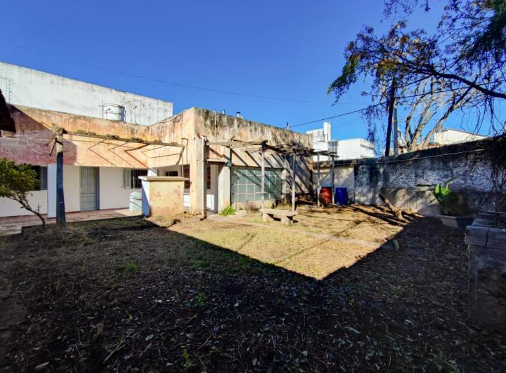 Casa · 130m² · 6 Ambientes · 1 Cochera
