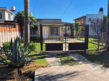 Casa · 114m² · 7 Ambientes · 2 Cocheras · Venta de Casa en Pilar