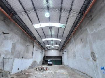 Bodega-Galpón · 450m² · Galpón de 450 m en Alquiler en Santos Lugares