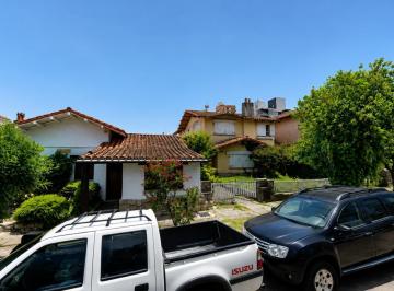 Casa · 187ha · 5 Ambientes · 1 Cochera · Venta de Casa 4 Ambientes en Lomas de Stella Maris, Mar del Plata