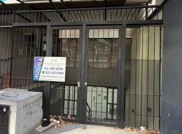 Local comercial · 220m² · 2 Ambientes · Local en Alquiler en Calle 6 E 46 y 47