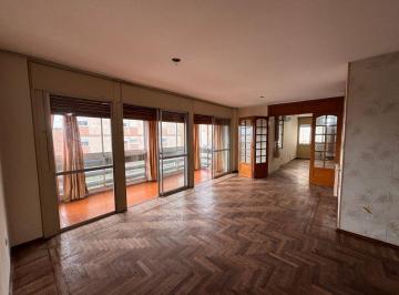 Departamento de 5 ambientes, Córdoba · Apto Crédito - Impresionante Semipiso en Cofico - 101 m² Cubiertos - Cochera Incluida - a Renovar