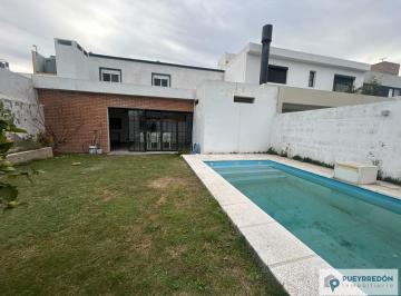 Casa · 200m² · 7 Ambientes · 2 Cocheras · Casa en Venta en Miradores de Manantiales I