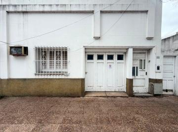 Casa · 181m² · 3 Ambientes · 1 Cochera · Remax/ Vende/ Casa Centrica/a Reciclar