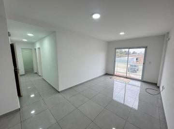Departamento de 3 ambientes, Berazategui · Semipiso 3 Ambientes con Balcon Corrido y Cochera en Venta