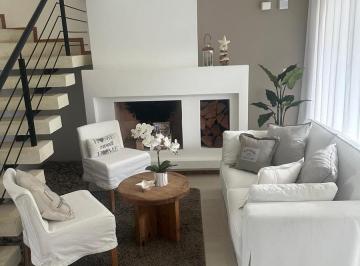 Departamento · 4 Ambientes · 1 Cochera · Apartamento 3 Dorm. en Colinas de Manantiales | Parrillero | Cerca de Bikini