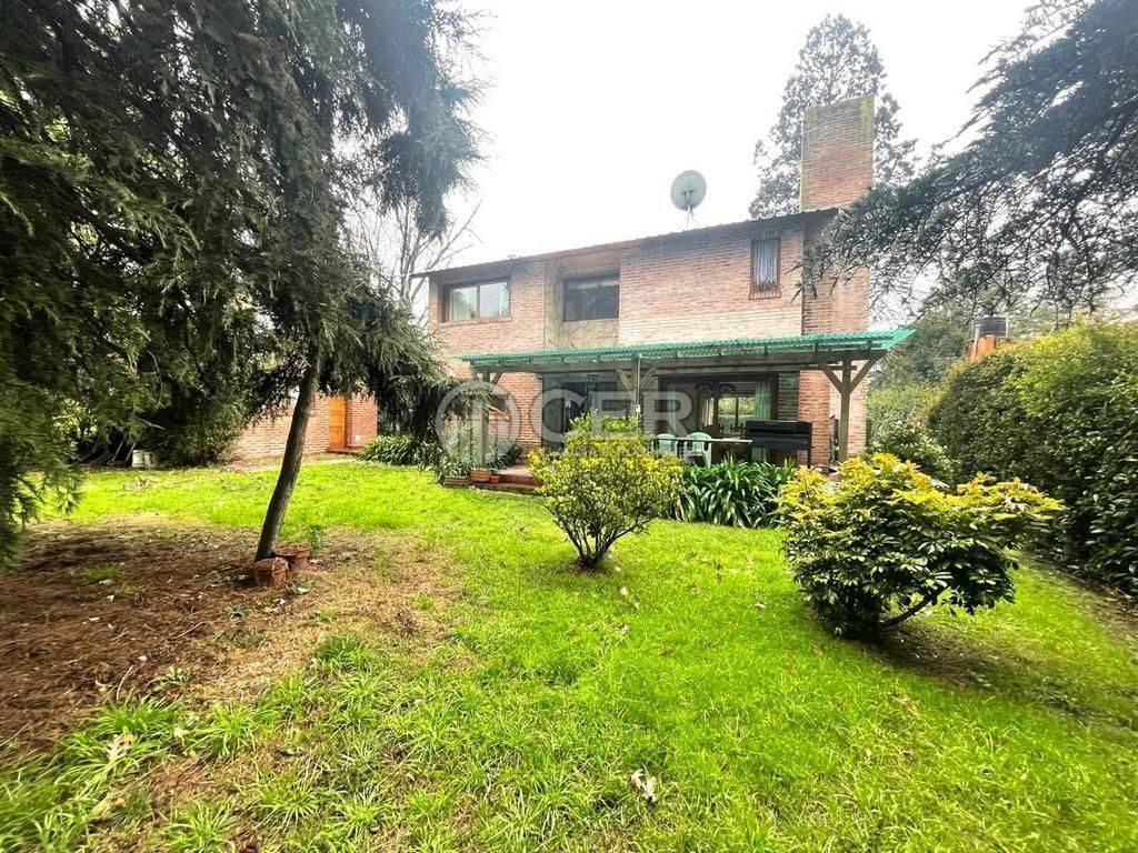 Venta de Casa de 4 ambientes en Colina Alegre, 120 ha tot., apta crédito