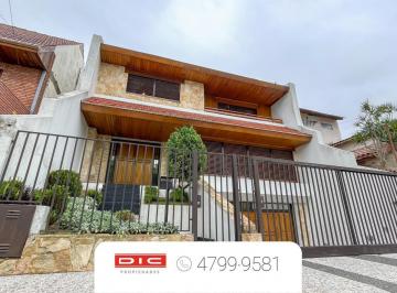 Casa · 340m² · 5 Ambientes · 4 Cocheras · Chalet 3 Dorm. Venta - Olivos Golf