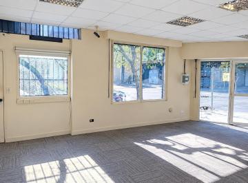 Local comercial · 49m² · Amplio Local en Venta con Dos Baños en Olivos | Sup. Cubierta 50 m²