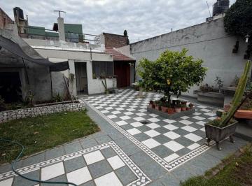 Casa · 200m² · 3 Dormitorios · 2 Cocheras · Casa - Echesortu