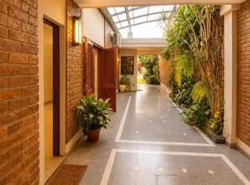 Casa · 300m² · 3 Dormitorios · 3 Cocheras · Casa en Santa Fe