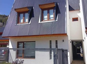 Casa · 10500m² · Turístico Cabaña en Alquiler Ubicado en Centro, San Martin de Los Andes