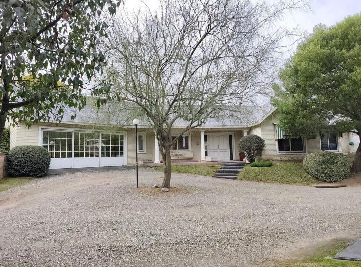 Casa · 236m² · 6 Ambientes