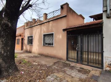 Casa · 81m² · 3 Ambientes · Venta Casa en Caseros 3 Ambientes