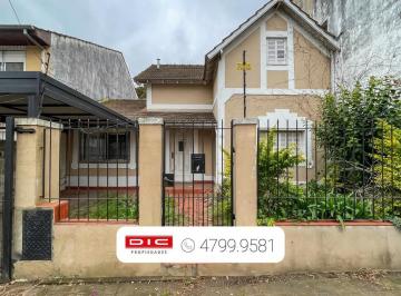 Casa · 130m² · 4 Ambientes · 1 Cochera · Casa 2 Dorm. Venta - Olivos