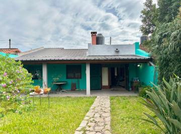 Casa de 4 ambientes, José C Paz · Chalet Tradicional en Jose C. Paz