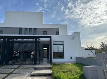 PH · 160m² · 3 Dormitorios · 1 Cochera · Dúplex 3 Dorm / 3 Baños en La Calandria