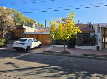 Casa · 370m² · 3 Dormitorios · 2 Cocheras · Casa en Quinta Seccion