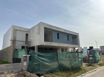 PH · 182m² · 3 Dormitorios · 2 Cocheras · Dúplex Venta 3 Dorm / 3 Baños en Solares de Manantiales