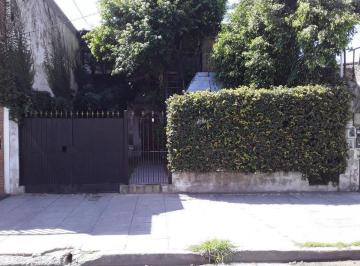 Casa · 220m² · 8 Ambientes · 2 Cocheras · Venta Casa 8 Ambientes en Lomas del Mirador
