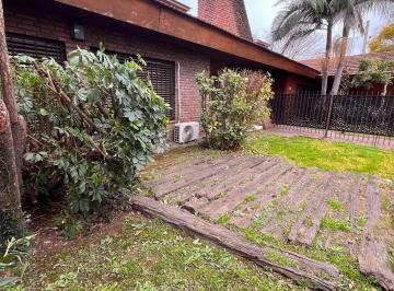 Casa · 140m² · 5 Ambientes · 2 Cocheras · Casa - Paso del Rey Centro