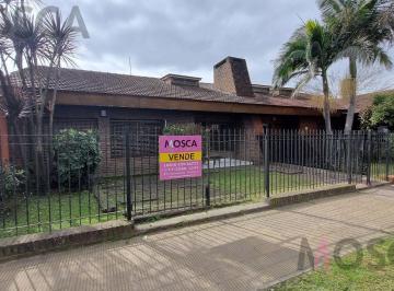 Casa · 140m² · 5 Ambientes · 2 Cocheras · Casa - Paso del Rey Centro